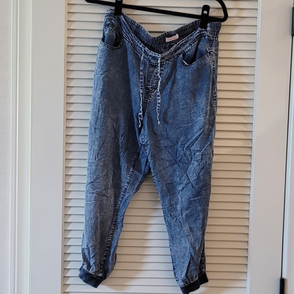 Refuge- Denim Cuffed/Cropped Ankle Length Pants With Elastic Waistband & Pockets